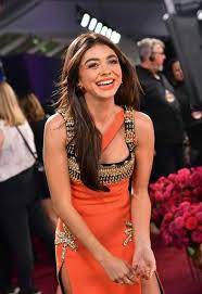 You might be also interested in measurements of other similar celebs like selena gomez and reese witherspoon. Sarah Hyland Height Weight Body Measurements Eye Color Wiki