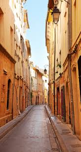 A Voir A Faire Sur Place Voyages Sncf Com Visiter Aix En Provence Les Regions De France Paysage Urbain