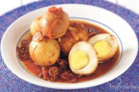 Udang goreng tepung yang biasanya di cocol dengan saus pilihan kita dapat dikombinasikan dengan saus asam manis pedas lengkap dengan irisan sayuran segar di dalamnya. Resep Telur Asam Manis Pedas Hidang Makan Malam Yang Menggugah Selera
