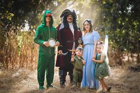 Disney S Peter Pan Costumes For The Whole Family Nicole Banuelos Peter Pan Costumes Peter Pan Halloween Costumes Disney Family Costumes