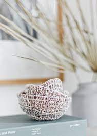 The yarn bowl uses paracord (or any cord) to help make it sturdy and retain it's shape. 10 Minute Diy To Try Diy Rope Bowls With Yarn Paper And Stitch