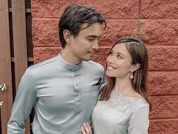 Pasangan selebriti terkenal di malaysia, aiman hakim ridza dan zahirah macwilson, mengumumkan tarikh perkahwinan mereka, bagaimanapun aiman menjelaskan, tarikh sebenar masih belum ditetapkan lagi. Zahirah Macwilson Hamil Enam Bulan Aiman Hakim Ridza Teruja Bakal Timang Anak Sulung Hiburan Mstar