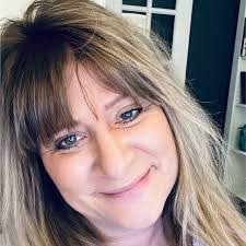 Erin Radler's Instagram, Twitter & Facebook