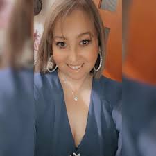 Lynn Cresswell's Instagram, Twitter & Facebook