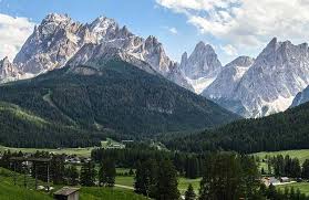 La val pusteria è una delle valli più belle dell'alto adige e spesso viene chiamata anche la valle verde dell'alto adige. Panorama A 360 Di Moso A Sesto In Val Pusteria