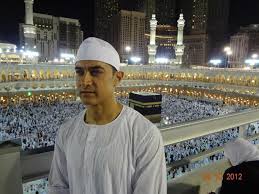 Aamir Khan In Makkah Maximum Shares For This Photo Aamir Khan Khan Bollywood