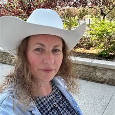 Merry Christmas & happy holidays! This year we are celebrating Christmas  with a new little baby girl And I couldn't be more grateful for the life I  have. Hope you're all having