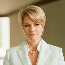 Lisa Nemec's Instagram, Twitter & Facebook