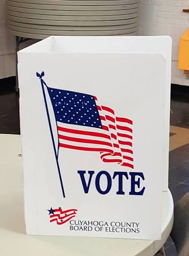 File:Voting booth - Ohio primary election - March 15, 2016  (25784960616).jpg - Wikimedia Commons