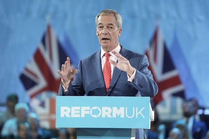 Nigel Farage and Robert Jenrick face rows of empty seats as big speech falls flat - The Mirror