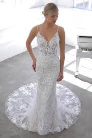 Aufgrund der guten verkehrsanbindung über die a8, b10 und b27/b28 erreichen sie brautmode mademoiselle & monsieur innerhalb von 30 minuten. Renate Bauer Brautmode Brautkleider Hochzeitskleider Und Brautmode