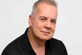 Luiz Fernando Guimarães exalta Fernanda Torres após Globo de Ouro