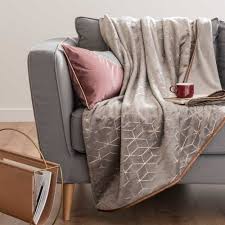 Plaid Gris Motifs Graphiques Dores 150x200 Narcisse Maisons Du Monde