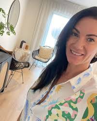 Rebecca Taggart's Instagram, Twitter & Facebook