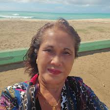 Anyone grownups eating this goodies? What do you call this fruits? Back to  my childhood memories, I use to climb and swings from branches to pick this  fruit ....