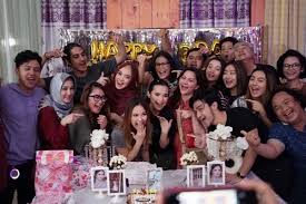 Pasalnya, seperti diketahui bersama bahwa natasha wilona selama ini adalah sahabat dekat felicya angelista, kekasih caesar hito. 10 Momen Manis Kejutan Ulang Tahun Ke 21 Gabriella Larasati