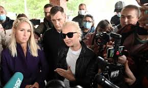 Putin critic alexei navalny has been detained after flying back to moscow. Bo6lxcxp2ld5lm