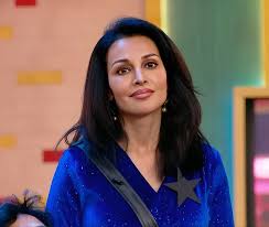 Flora Saini (@florasaini) • Instagram photos and videos