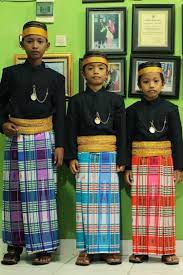 Baju bodo & aksesoris sd // baju adat bugis l // pakaian adat sulawesi. Gambar Pakaian Adat Sulawesi Selatan Dan Keunikannya Info Gtk