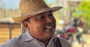 Mara se organiza pa' cambiar su destino! ⚡💙 El candidato a la Alcaldía de  Mara, Erwin Delgado, junto a Nora Bracho, presidenta de UNT Zulia y Zulay  Medina, secretaria de organización, afinó