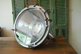 pin op schijnwerpers industrieel antiek en uniek