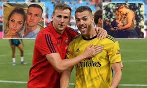 She became popular on instagram where she posts lifestyle and game photos for 60,000 followers. Arsenal News Rob Holding Jokes Best Pal Calum Chambers Was Sad When He Got Himself A Girlfriend Daily Mail Online
