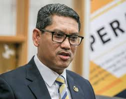 Timbalan presiden bersatu, datuk seri faizal azumu dilantik sebagai penasihat khas kepada perdana menteri, yang bertaraf menteri. Faizal Azumu Resigns As Perak S Menteri Besar Today