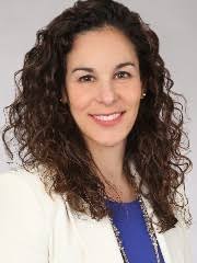 Tracy Gomes's Instagram, Twitter & Facebook