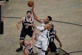 籃網與公鹿都屬於三巨頭球隊，密爾瓦基擁有安戴托昆波（giannis antetokounmpo）、哈樂戴(jrue holiday)、米德爾頓(khris middleton)，且內線十分強悍，籃網則是由杜蘭特、厄文(kyrie irving)、哈登. Xx3xptgo0cybvm