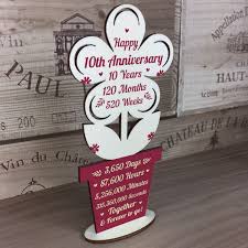 It is a very fashionable home decor art piece as well as a gift for your loved ones. 10th Wedding Anniversary Gifts For Him