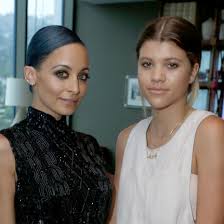 Nicole richie (born september 21, 1981) is an american actress, model, socialite, designer, and entrepreneur. Sofia And Nicole Richie Posed For A Rare Sister Selfie Glamour