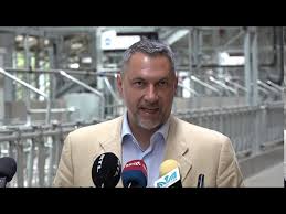 Lázár jános fideszes országgyűlési képviselő a magyar tenisz szövetség tisztújító közgyűlésén, ahol a szervezet elnökévé választották 2020. Lazar Janos Egy Agrar New Deal T Kell Elinditani Youtube