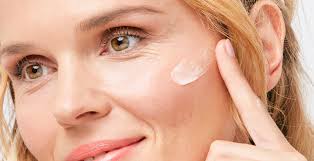 The Right Order of a Skincare Routine Finally Solved | ISDIN