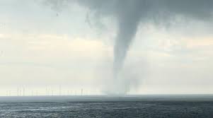 Thursday's storm blew off roofs from a number of buildings in. Wasserhose Tornado Schrammt Vor Rugen An Windpark Vorbei Nordkurier De