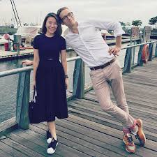 The most common tall short friends material is ceramic. 35 Times When Short People Made Tall People Look Like Actual Giants