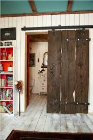 Modern Barn Doors An Easy Solution To Awkward Entries Deeplysouthernhome Arredamento In Stile Vintage Case D Epoca Casa Rustica
