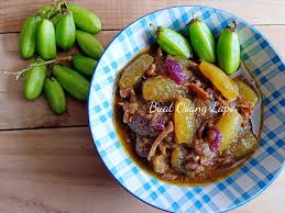 Belimbing buluh muda lebih banyak digunakan sebagai ramuan obat dalam membantu kelancaran metabolisme tubuh. Sambal Ikan Bilis Cili Padi Dengan Belimbing Buluh Sedap Terangkat Buat Orang Lapo