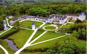 Chateau De Gizeux Built During The 14e Century Has 5 Guest Rooms In Gizeux Close To Bourgueil En 2020 Gizeux Chateau Chateau A Visiter
