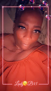 Hi all! I just wanted to introduce myself and share a photo I took last  night! Just celebrated my 59th Birthday 🥳🥰 My Daughter and one of my best  friends are giving