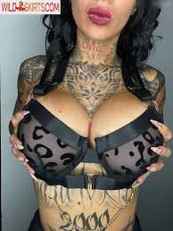 18 hot photos by Bella Ink (known as @belli-ink)