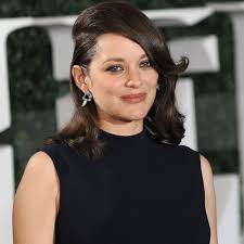 Marion cotillard portrayed talia al ghul in the dark knight rises.it was o'neil's vision and the groundwork he laid during his '70s run on batman that director tim burton leaned for the 1989. Marion Cotillard Revient Sur Sa Mort Dans Batman Marie Claire