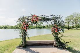 Check spelling or type a new query. 7 Ideas For Your Outdoor Wedding Ceremony Arch