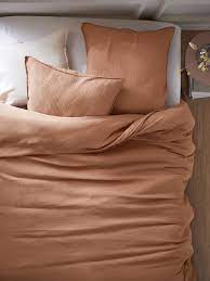 Une gaze de coton de grande qualité douce et moelleuse pour un lit chic et cosy. Housse De Couette En Gaze De Coton Gaufree Rose Maison Vetement Et Deco Cyrillus