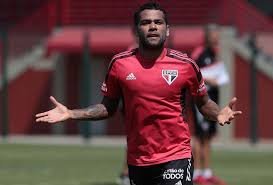 Check spelling or type a new query. Arnaldo Alguem Vai Sobrar No Meio Campo Do Sao Paulo E Nao Sera Dani Alves 04 04 2021 Uol Esporte