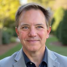 If you are considering applying for any job with the FBI, you should  definitely watch this video from former Special Agent Tom Simon, currently  a Florida Private Investigator.