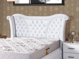 Size özel baza ve başlık ürünleri isbiryatak.com'da yatak odanız için en özel seçimler ile baza, başlık ve setler çok yakında online satışta i̇şbir yatak'ta! Beyaz Kapitoneli Yatak Basi Modeli 2019 Dekorstilleri Com