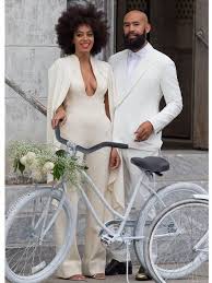 Brautkleid Solange Knowles Modisches Parchen Hochzeitsfeier Ideen Brautkleid