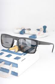 Mat Siyah Renk Trend Dikdortgen Cerceve Clariss Marka Gunes Gozlugu 3 Seviye Gunes Isigi Suzme Kapasitesi En Zayif Gunes Gozlugu Gunes Gozlukleri Siyah Renk