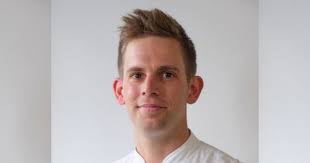 Oli Williamson has announced he will be leaving his role as head chef at  three Michelin-starred, The Fat Duck.