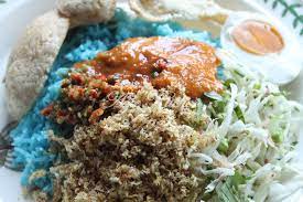 Awal muasal nasi uduk itu berasal dari tanah melayu yang pada umumnya daerah indonesia (pulau sumatera) dan wilayah negara malaysia.karena perpindahan para penduduk. Nasi Kerabu Kelantan Azie Kitchen